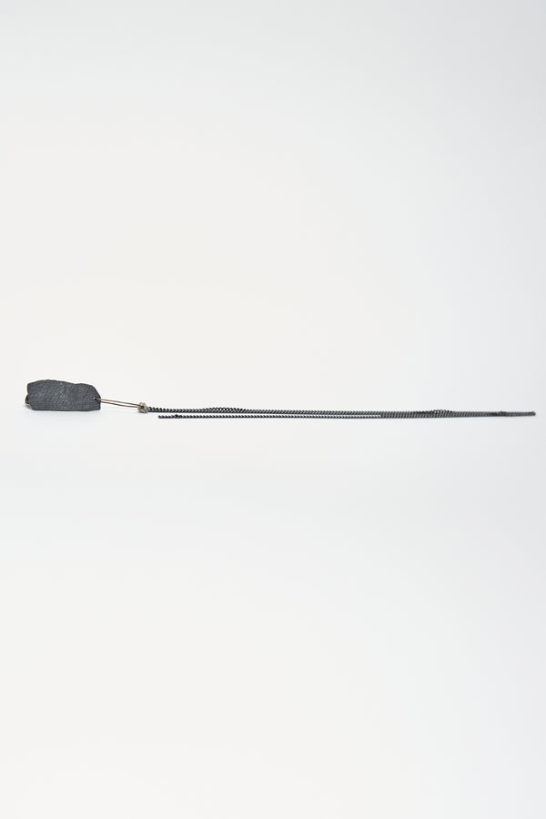 BLACK EAR STUD W/ CHAIN