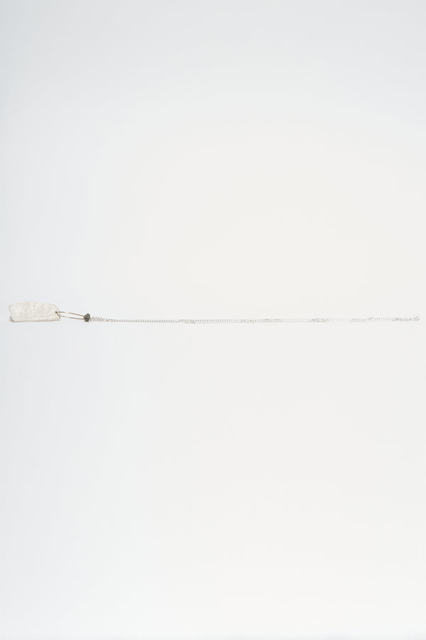 WHITE EAR STUD W/ CHAIN